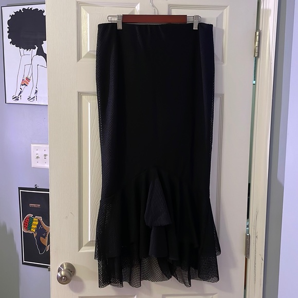 Black Zara Maxi skirt - size large - Picture 1 of 2
